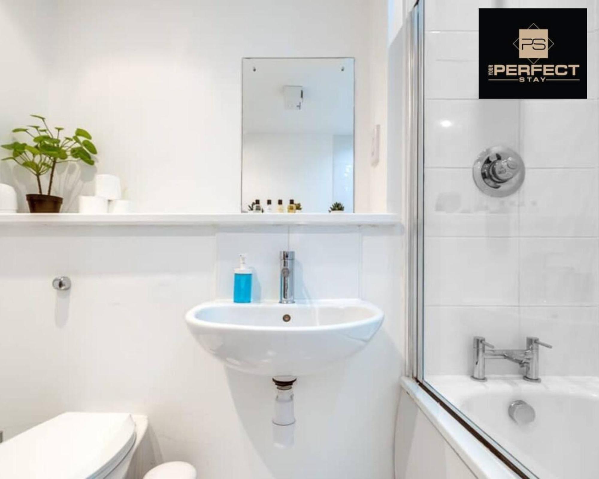 Atlantis 1Bdr City Centre By Your Perfect Stay Short Lets Birmingham With Netflix & Free Parking Exterior photo
